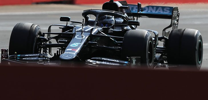 Mercedes había sufrido en el GP 70º aniversario en beneficio de Red Bull