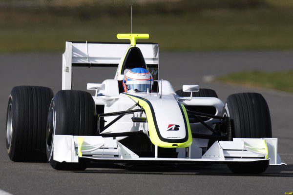 Brawn GP espera mejorar para mañana