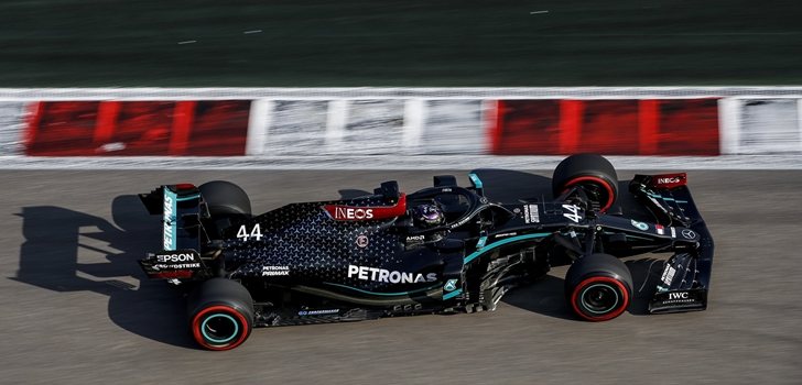 Hamilton rueda en Sochi