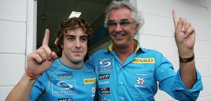 Alonso celebra su primer título junto a Briatore