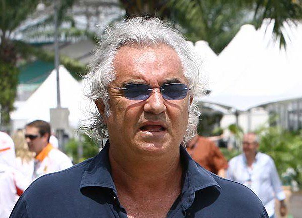 Briatore también se baja el sueldo