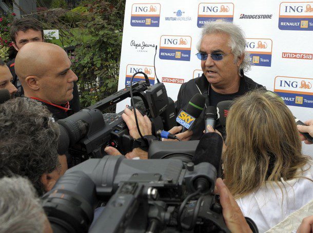 Briatore estalla contra la decisión de la FIA