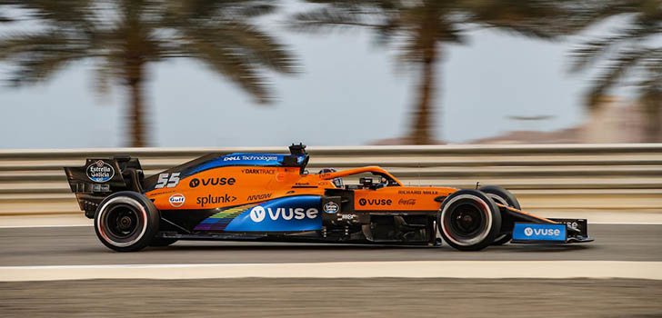 Carlos Sainz sorprendido con el pobre rendimiento del MCL35 en Sakhir