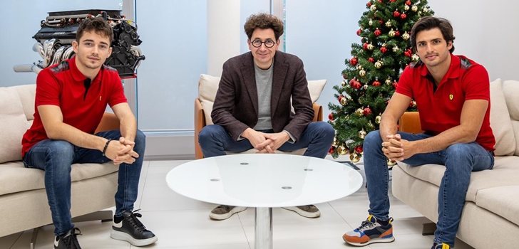 Sainz, junto a Binotto y Leclerc