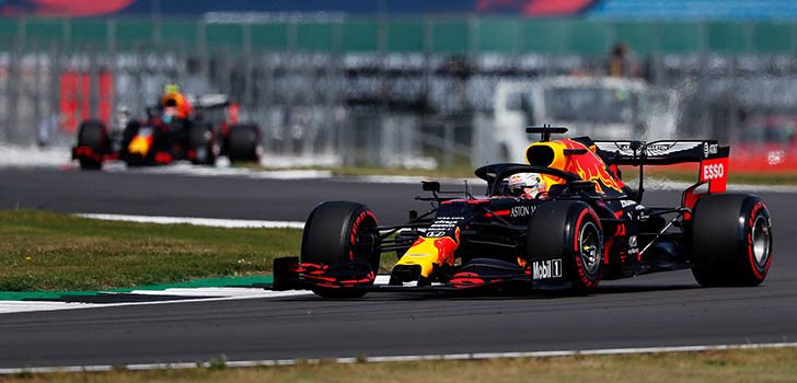 Helmut Marko defiende escuela de Red Bull