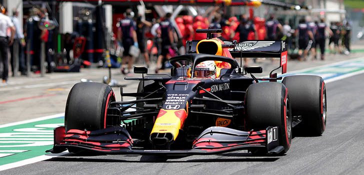 Christian Horner alaba a Max Verstappen sobre el resto de pilotos