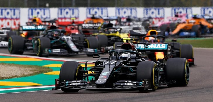 Bottas, al frente de un GP de la temporada 2020