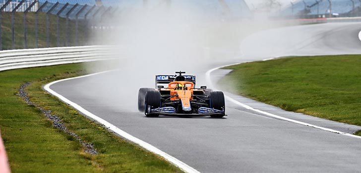 Norris y Ricciardo han probado el MCL35 en Silverstone