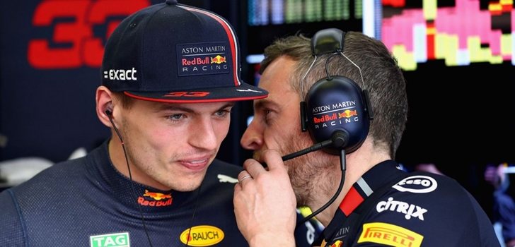 Verstappen, junto a su mecánico Lee Stevenson