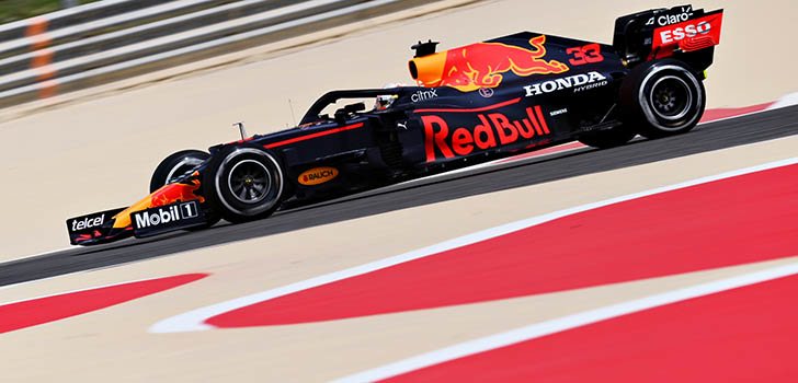 Max Verstappen, satisfecho con su actuación en el primer día de test de Baréin