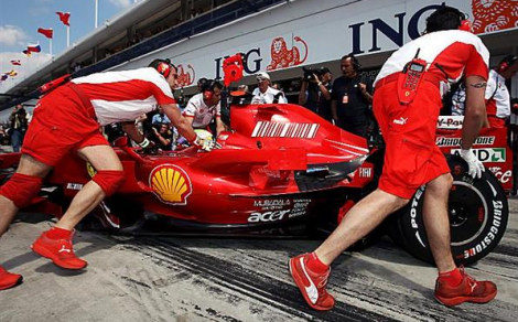 Alonso se lleva la pole en Hungría, de nuevo con polémica