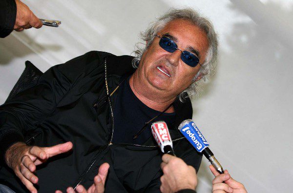 Briatore: "El KERS sirve para tirarlo al mar como un ancla"