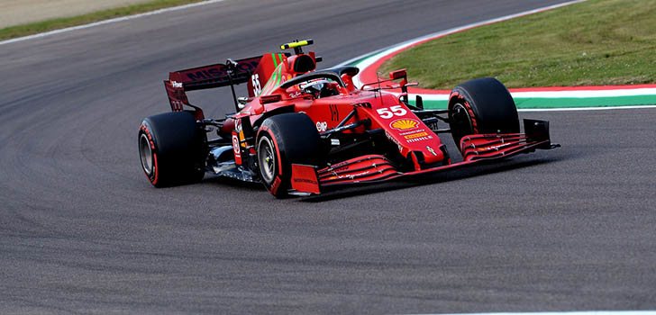 Carlos Sainz, satisfecho con su SF21 en los Libres de Imola