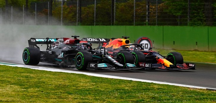 Hamilton y Verstappen luchan en el GP de Emilia Romaña