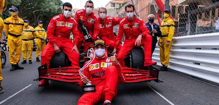 Sainz celebra su segundo puesto en Mónaco