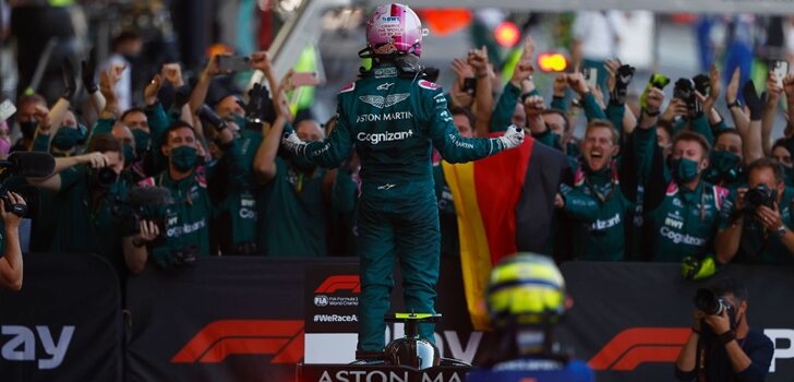 Vettel celebra su segundo puesto en Azerbaiyán