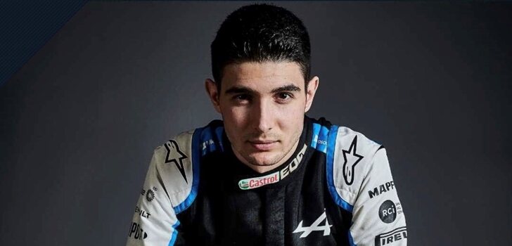 Esteban Ocon, en una foto con Alpine