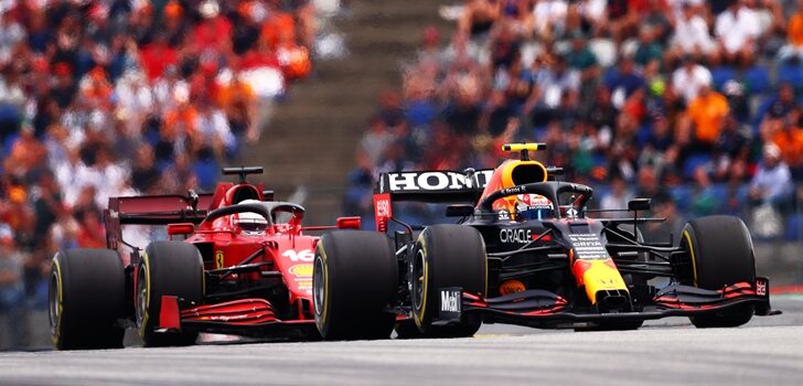 Leclerc y Pérez luchan por posición en Austria