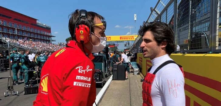 Sainz habla con su ingeniero