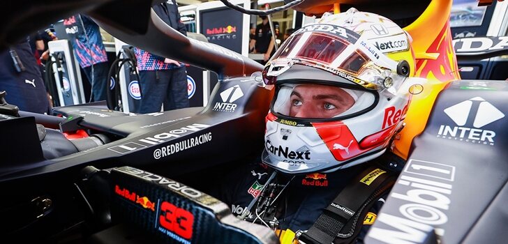 Verstappen, a los mandos del RB16B