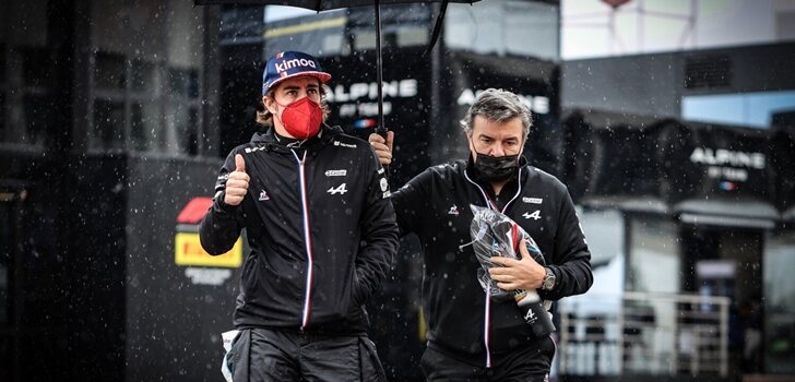 Alonso, bajo la lluvia de Turquía