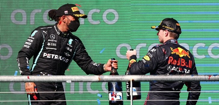 Hamilton y Verstappen, en el podio de Austin