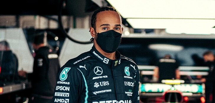 Hamilton, en su box