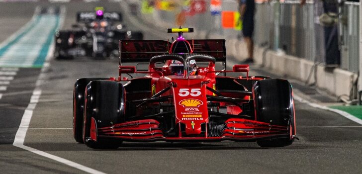 Sainz, con Ferrari en 2021