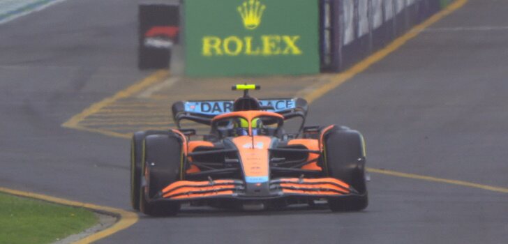 Lando Norris saliendo a pista en el GP de Australia 2022