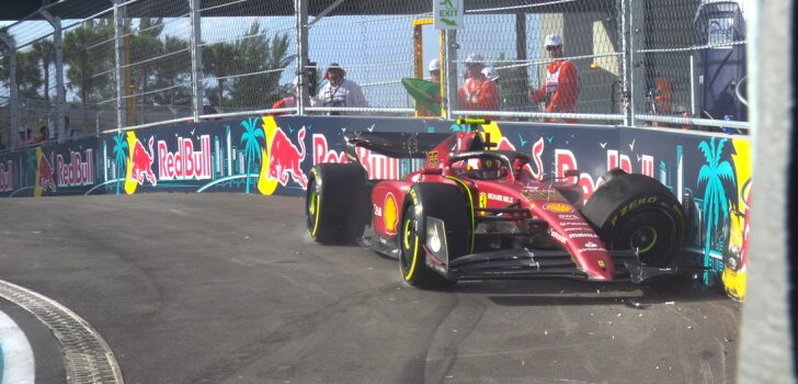 Sainz contra el muro en los Libres 2 de Miami