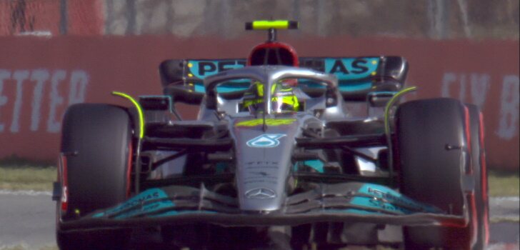 Lewis Hamilton a bordo del Mercedes el viernes en Barcelona