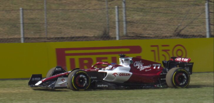 Bottas detiene el Alfa Romeo tras una rotura de motor en Barcelona