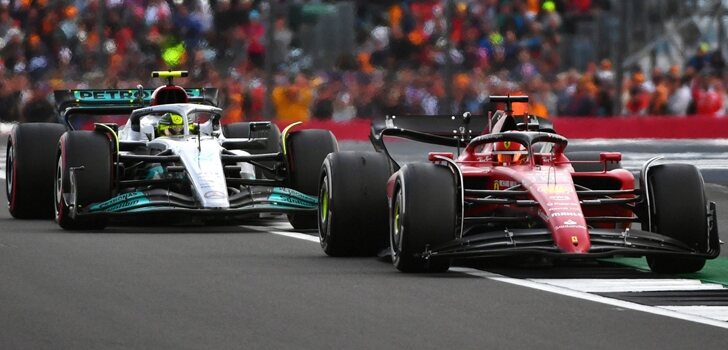 Hamilton lucha con Leclerc en Silverstone