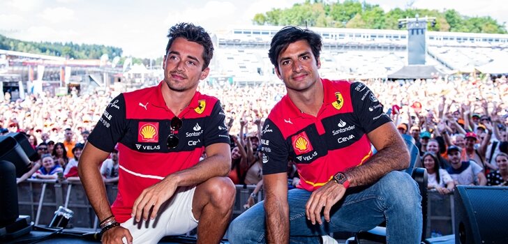 Leclerc y Sainz, junto a su afición