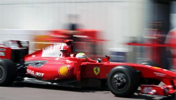 Los pilotos de Ferrari, satisfechos con el rendimiento de hoy