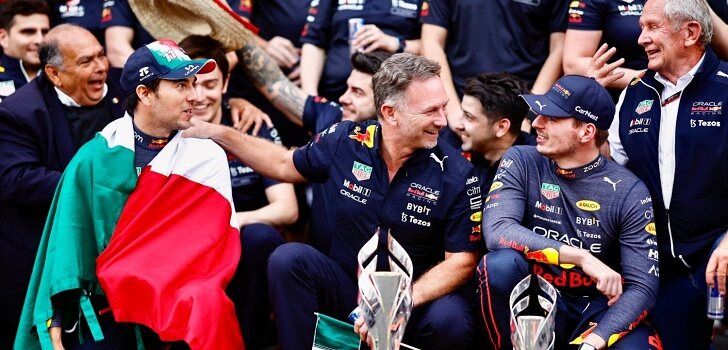 Verstappen, junto a Pérez y Horner