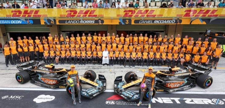 El equipo McLaren, al completo