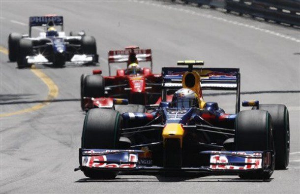 Webber mantiene el honor de Red Bull