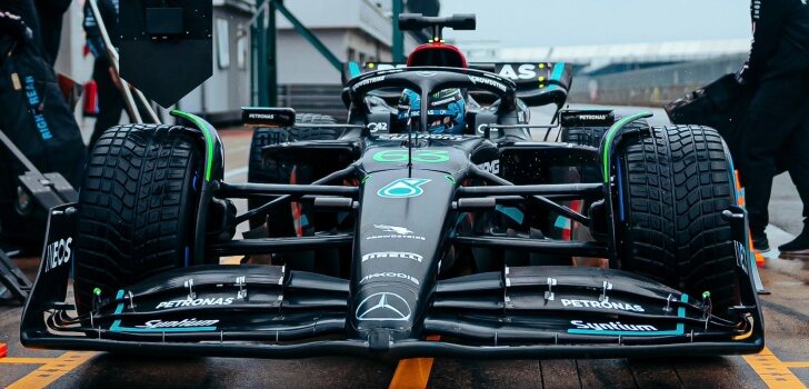 Russell, con el W14 en Silverstone