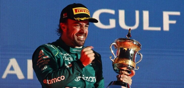 Alonso celebra el podio en Baréin