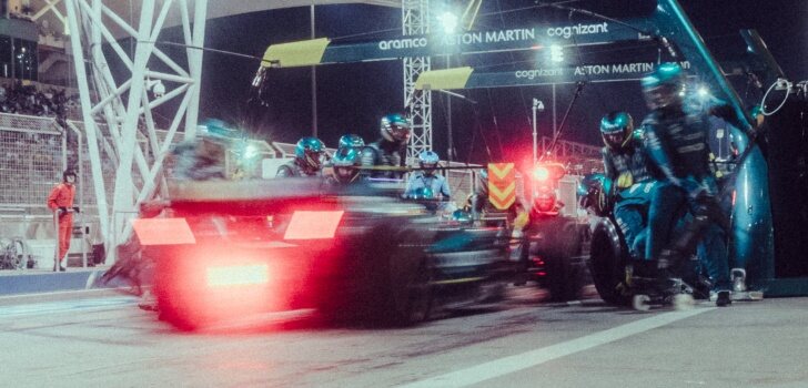 Aston Martin, en boxes