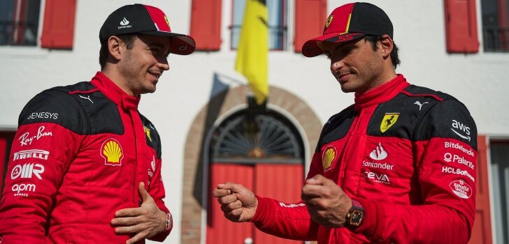 Sainz, junto a Leclerc