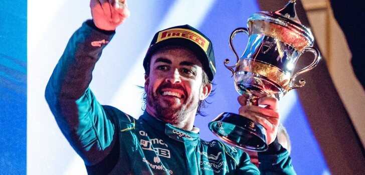 Alonso celebra el podio en Baréin