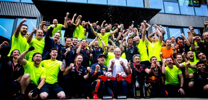 Red Bull celebra un triunfo de Verstappen