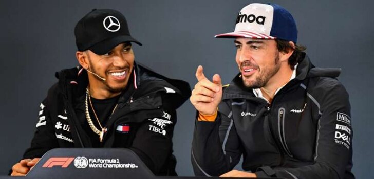 Hamilton y Alonso, juntos en una rueda de prensa