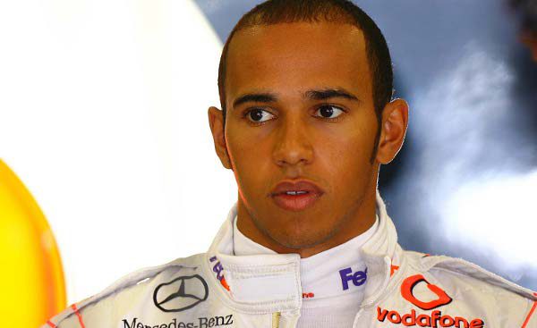 Hamilton admite que deberían centrarse ya en 2010