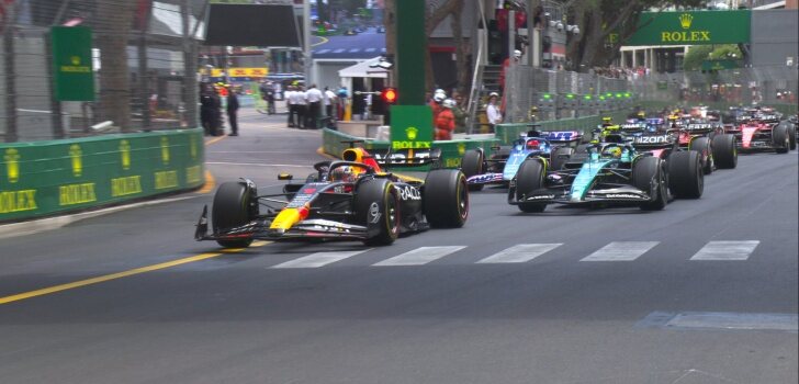 Alonso, en la salida de Mónaco