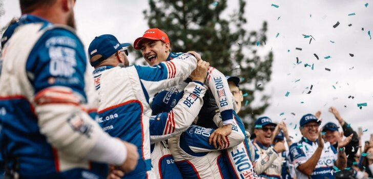 Palou celebra la segunda IndyCar con su equipo