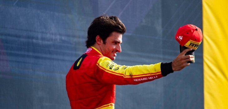 Sainz celebra su podio en Monza