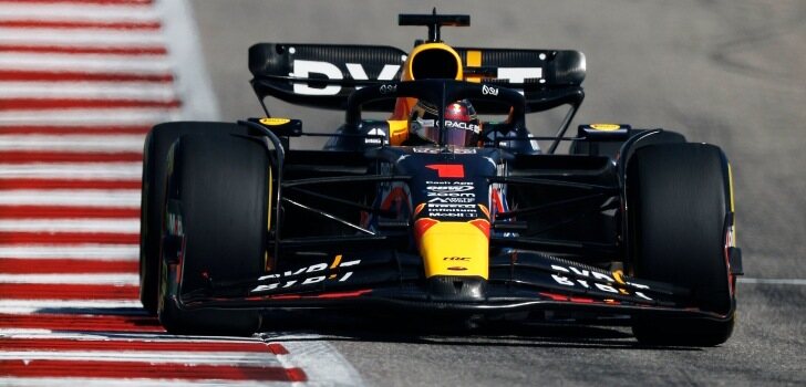 Max Verstappen se hace con el liderato